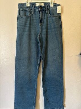 Hollister Womans High Rise Dad Jeans Medium Wash, NWT Size 8-R
